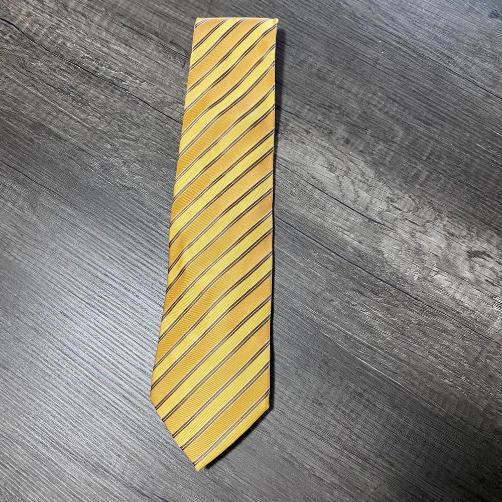 100% ITALIAN SILK ARMANI TIE